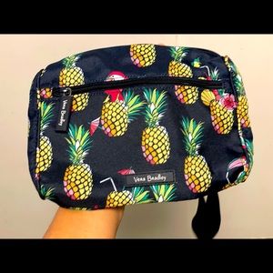 🍍 Vera Bradley Pineapple Print Belt Bag [Fanny Pack] 🍍